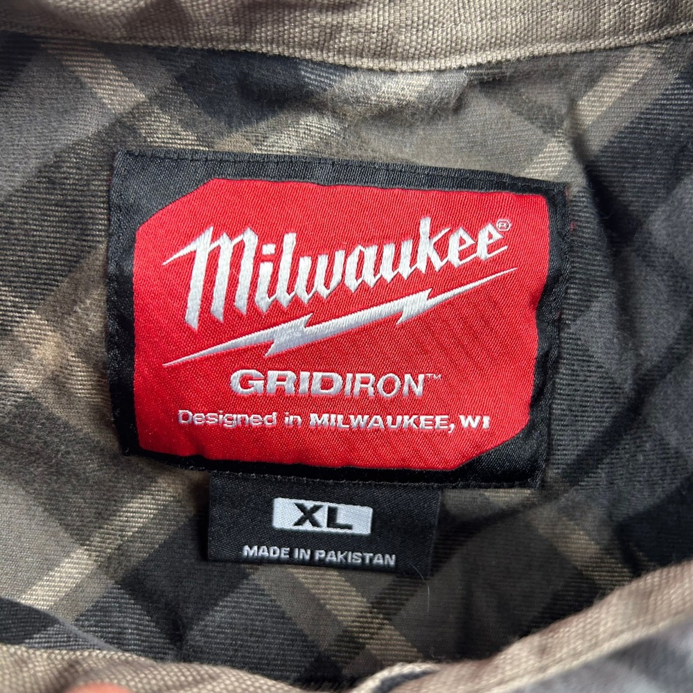 Milwaukee Gridiron Shirt Mens XL Brown Plaid Flannel Workwear Button Up Logo - Picture 4 of 6